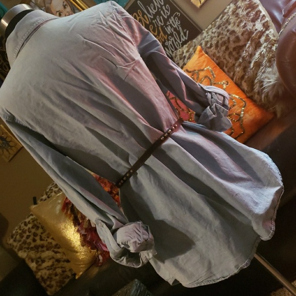 🌟Light Denim Jean Shirt🌟 - Picture 5 of 6